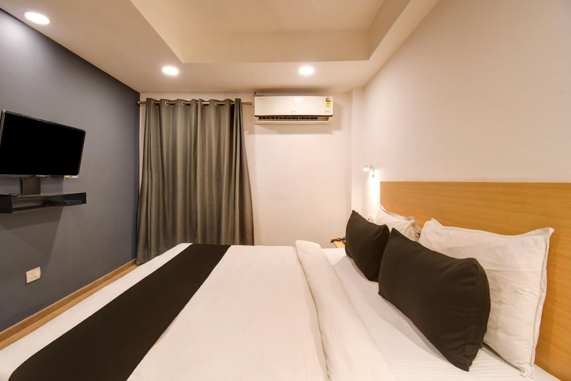 Super Townhouse City Centre 2 Downtown - Managed By Company Calcutta Buitenkant foto